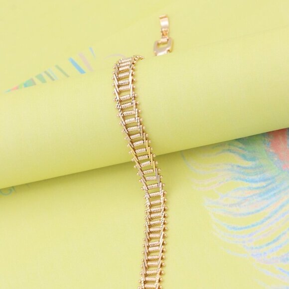 "Elegant Rose Gold Plated Bracelet with Textured Ladder Design, XPBL0858 - Picture 5 of 12